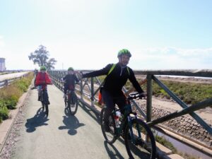Giro in bici alla pista ciclabile delle saline